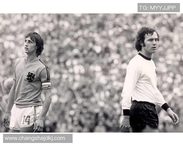 九十年代足球巨星回顾与传奇时刻全解析 九十年代足球巨星回顾与传奇时刻全解析