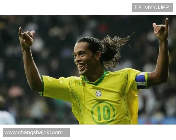 全球十大足球巨星排名揭秘 探索球场传奇背后的故事与成就