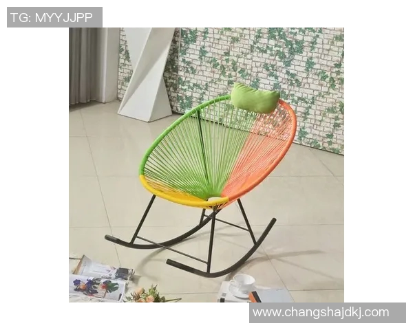 足球球星摇椅:从运动场到休闲空间的创意转变与文化象征 足球球星摇椅:从运动场到休闲空间的创意转变与文化象征