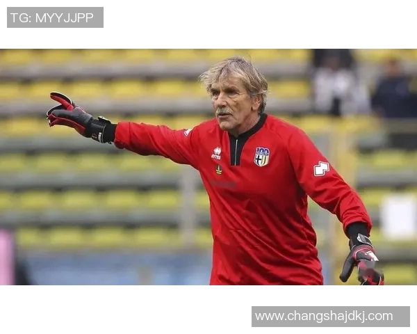 中国足球星爷是谁 他在绿茵场上的传奇故事揭秘视频 中国足球星爷是谁 他在绿茵场上的传奇故事揭秘视频