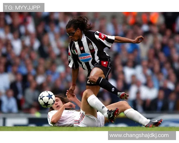 动画演绎老年足球球星再燃绿茵梦想展现运动与人生的温暖力量 动画演绎老年足球球星再燃绿茵梦想展现运动与人生的温暖力量