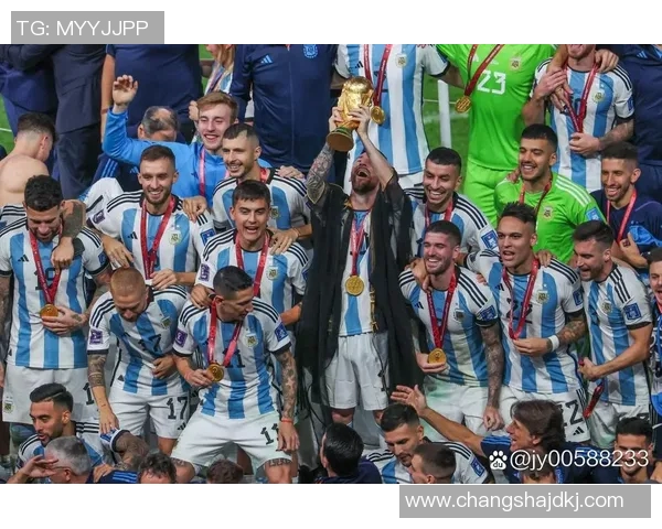 现役足球二号球星有哪些他们在各自球队的表现与影响力解析 现役足球二号球星有哪些他们在各自球队的表现与影响力解析