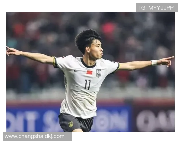 00后足球新星崛起:年轻力量引领未来足坛革命 00后足球新星崛起:年轻力量引领未来足坛革命