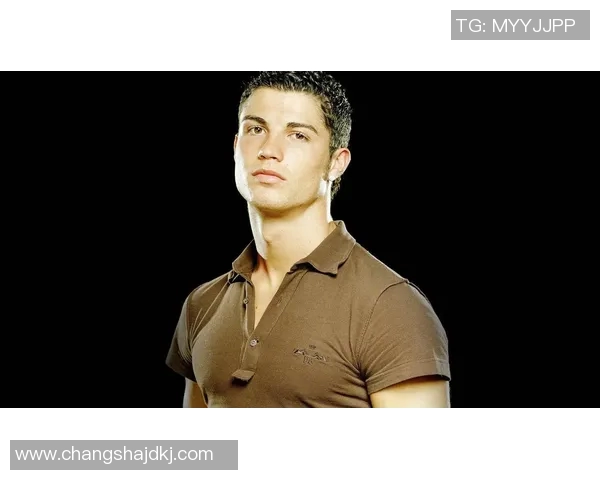 时尚与足球完美融合 探索球场外的明星风采与潮流引领